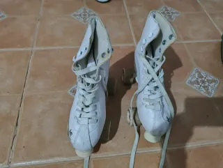Patines de 4 ruedas blancos