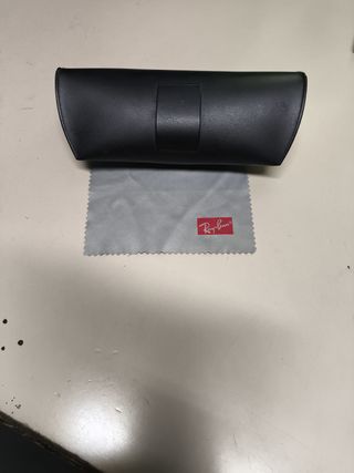 Funda gafas Ray-Ban negra
