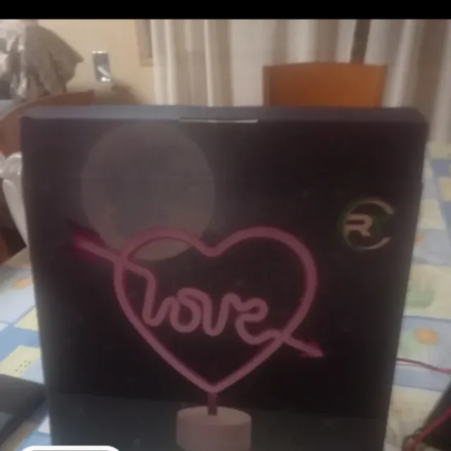 Lámpara Corazón Love y Cargador Inalámbrico