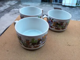 Set 3 Tazze Porcellana Decorazione Storica