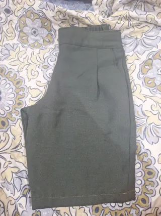 Pantalón uniforme talla 4 colegio virgen del carme