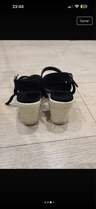 Sandalias negras de cuña