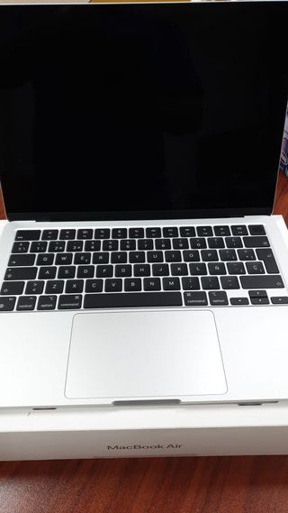 MacBook Air 13 M3 16GB 256GB