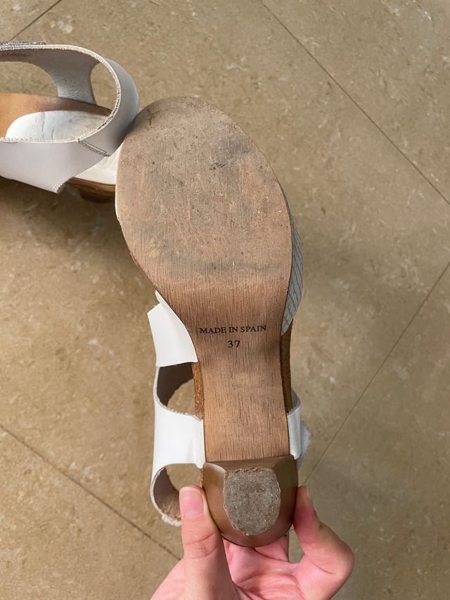 Sandalias de piel blancas