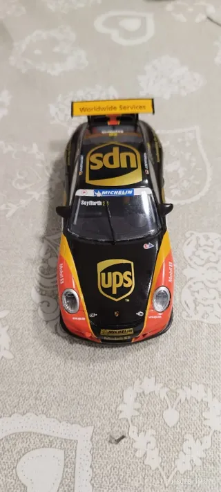Porsche 911 Scalextric UPS