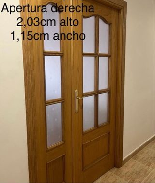 Puerta doble de madera maciza