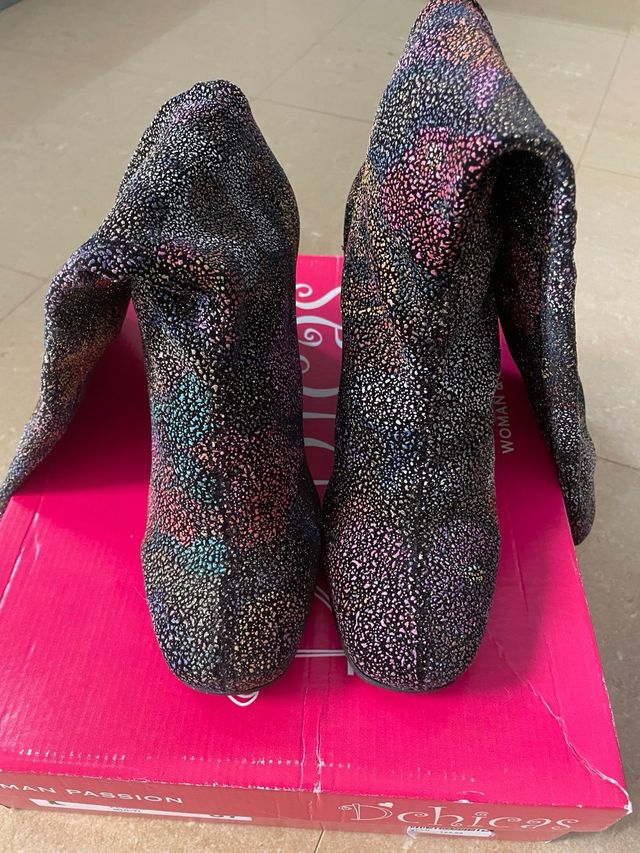 Botas altas negras multicolor