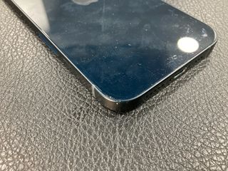 Telaio nero per iPhone 13