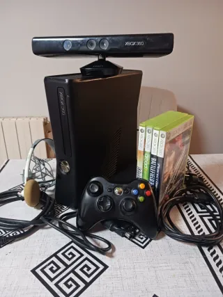 Xbox 360 Slim Negra + Kinect + Juegos