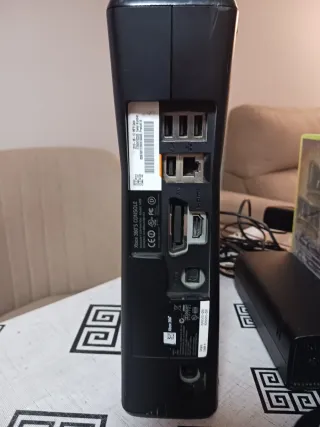 Xbox 360 Slim Negra + Kinect + Juegos