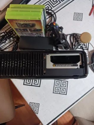 Xbox 360 Slim Negra + Kinect + Juegos