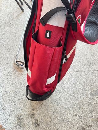 Bolsa de Golf Wilson Roja para hombros.