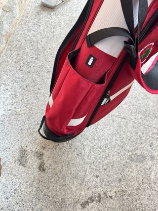 Bolsa de Golf Wilson Roja para hombros.