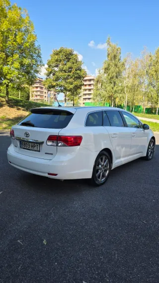 Toyota Avensis 2013