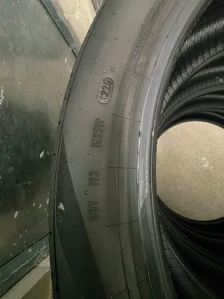 4 Neumáticos Pirelli Scorpion 255/40 R20 XL Nuevos