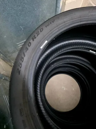 4 Neumáticos Pirelli Scorpion 255/40 R20 XL Nuevos
