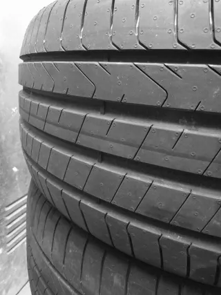 4 Neumáticos Pirelli Scorpion 255/40 R20 XL Nuevos