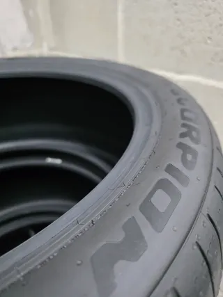 4 Neumáticos Pirelli Scorpion 255/40 R20 XL Nuevos