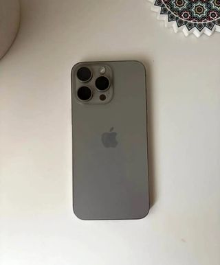 iPhone 15 Pro Max grigio