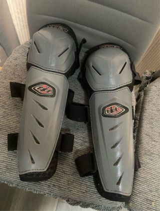 Rodilleras Troy Lee Designs enduro mtb o downhill