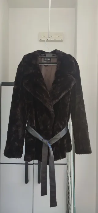 Chaquetón de piel marrón Talla M