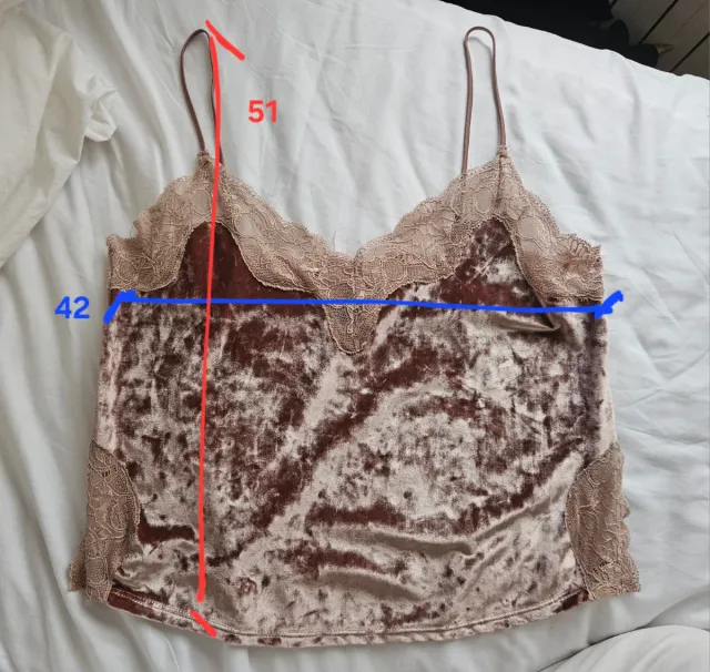 Blusa terciopelo rosa tirantes encaje