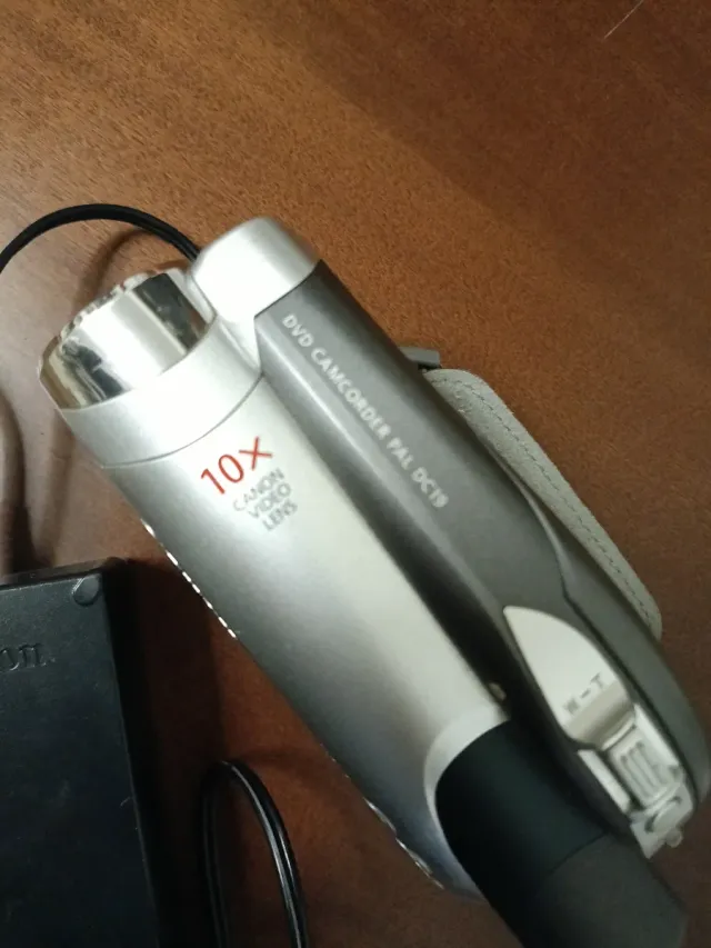 Videocamera Canon DVD PAL DC19