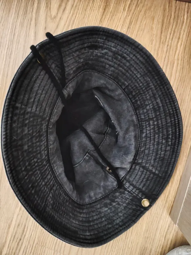 Gorro de pescador gris