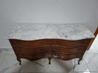 Armario de madera con 6 puertas