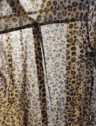 Blusa con estampado de leopardo