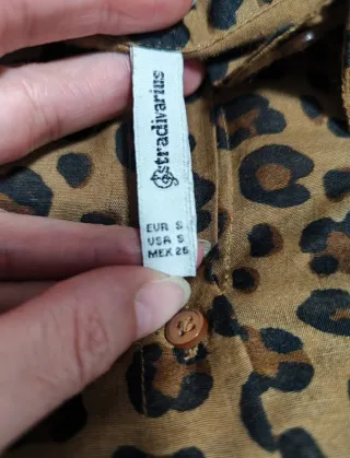 Blusa con estampado de leopardo
