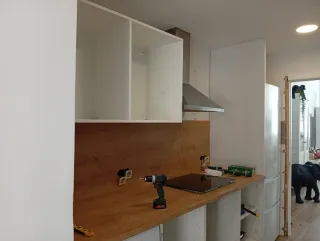 Carpintería a medida: madera maciza y melamina
