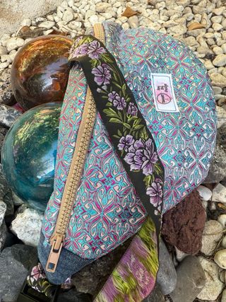 Riñonera con estampado floral