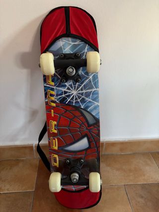 Patinete Spiderman con funda