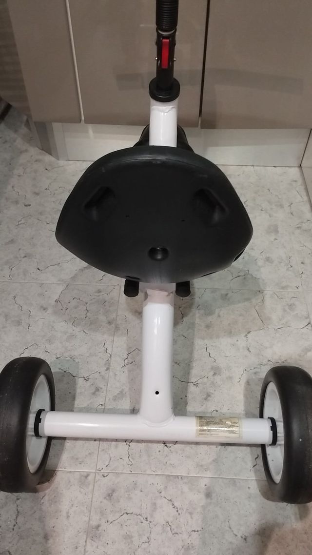 Triciclo infantil Chipolino