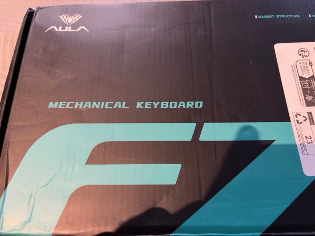 Teclado Mecánico PC Blanco y Azul