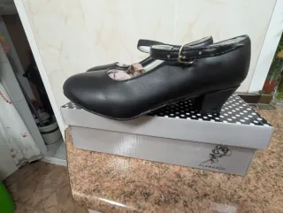 Zapatos de flamenco negros sin usar