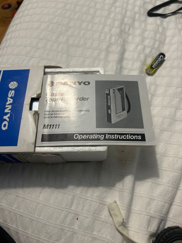 Grabador Cassette Sanyo Pequeño