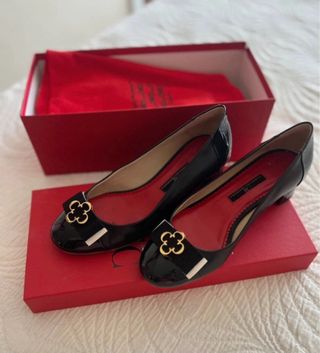 Bailarinas Carolina Herrera negras y doradas