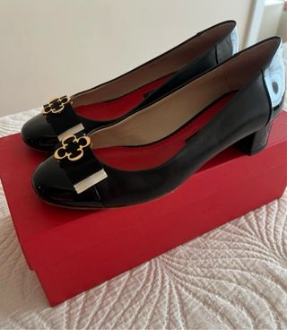 Bailarinas Carolina Herrera negras y doradas