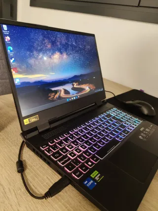 Acer Nitro 5 RTX 4060 / 144hz Gaming Laptop 17°