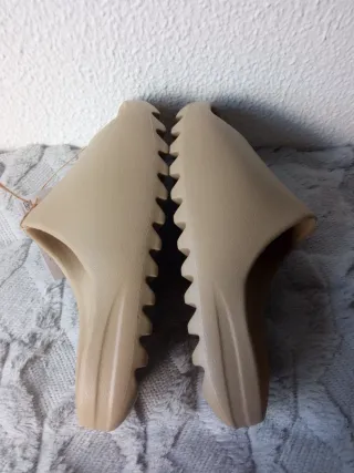 Chanclas Adidas Yeezy Slide Beige Talla 44