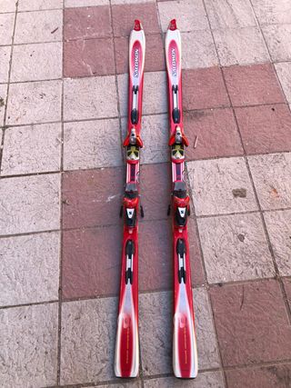 Esquís Salomon Rojos con fijaciones