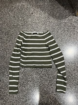 Camiseta Bershka verde rayas manga larga