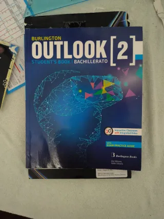 Outlook Student's Book 2 Bachillerato