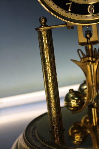 Reloj Aniversario de cuerda, Alemania. Reloj de torsión, reloj de 400 días.
