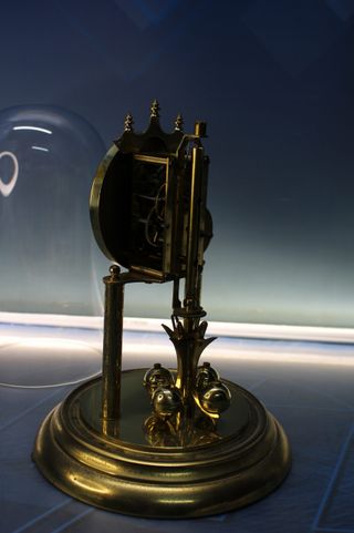 Reloj Aniversario de cuerda, Alemania. Reloj de torsión, reloj de 400 días.