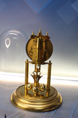 Reloj Aniversario de cuerda, Alemania. Reloj de torsión, reloj de 400 días.