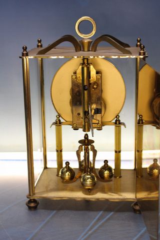 Reloj Aniversario de cuerda Koma, Alemania. Reloj de torsión, reloj de 400 días.