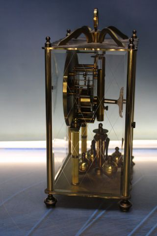 Reloj Aniversario de cuerda Koma, Alemania. Reloj de torsión, reloj de 400 días.